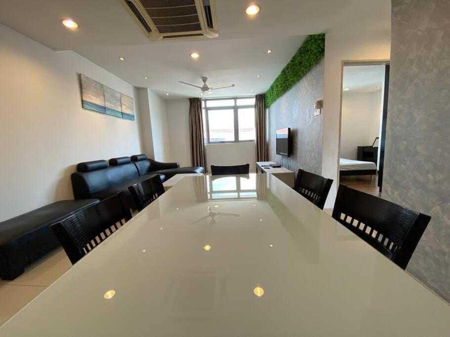 Spacious 3R,2R,Studio 5Min Walk To Time Square,Lalaport, Pool,Gym,Wifi Apartment Kuala Lumpur Exterior photo